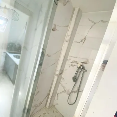 Sauna Commun Et Privee A 50 M De La Plage- Parking Prive, Salle De Bain Et Cuisine Commune 公寓